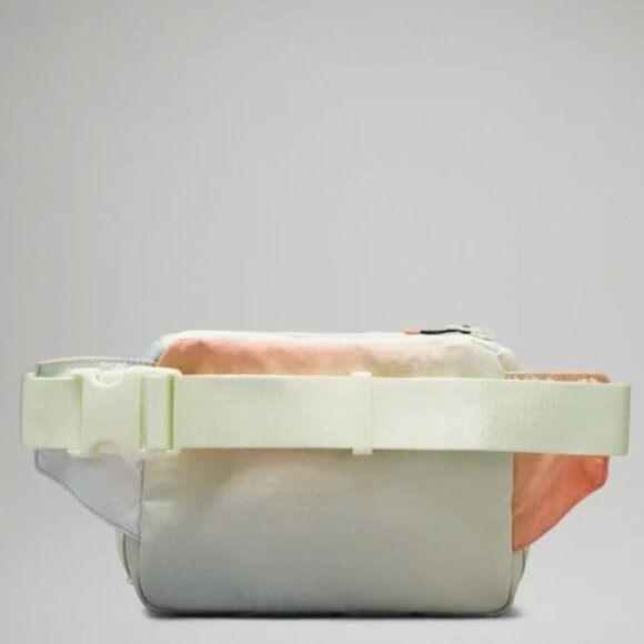 Lululemon x Madhappy Clean Lines Belt Bag - Picture 2 of 7